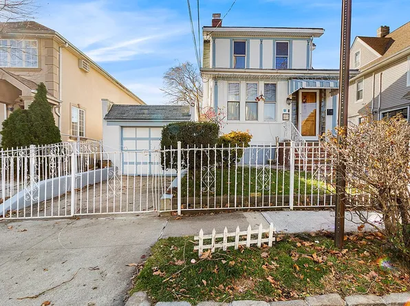 31-20 Buell St, Flushing, NY 11369