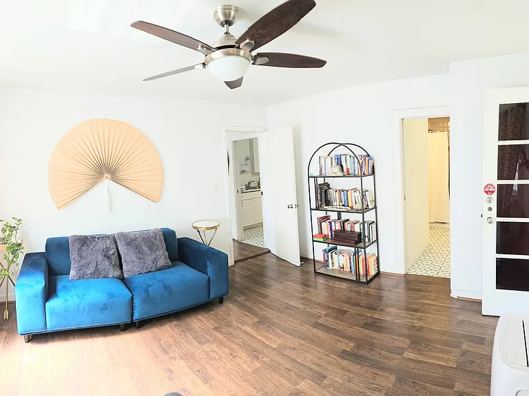 1523 Thurston Ave — Photo 2