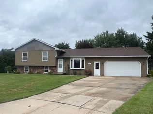 9 Marigold Ct, Appleton, WI 54914
