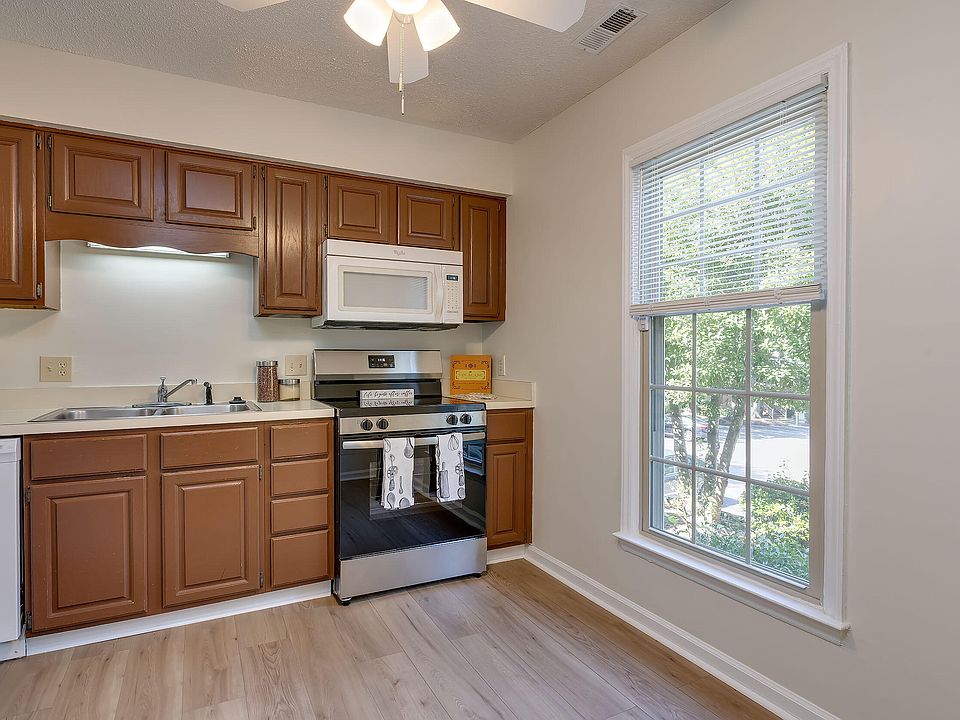 1st image of 3109 Coachmans Way