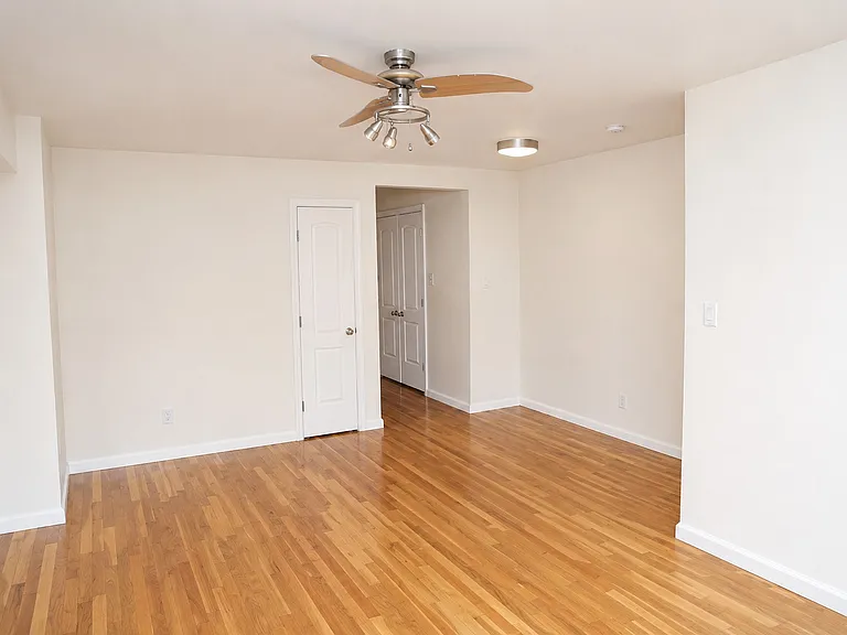 483 Ocean Pkwy #3F — Photo 2