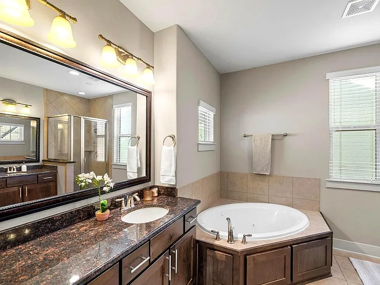 1129 Beasley Hills Ln — Photo 6