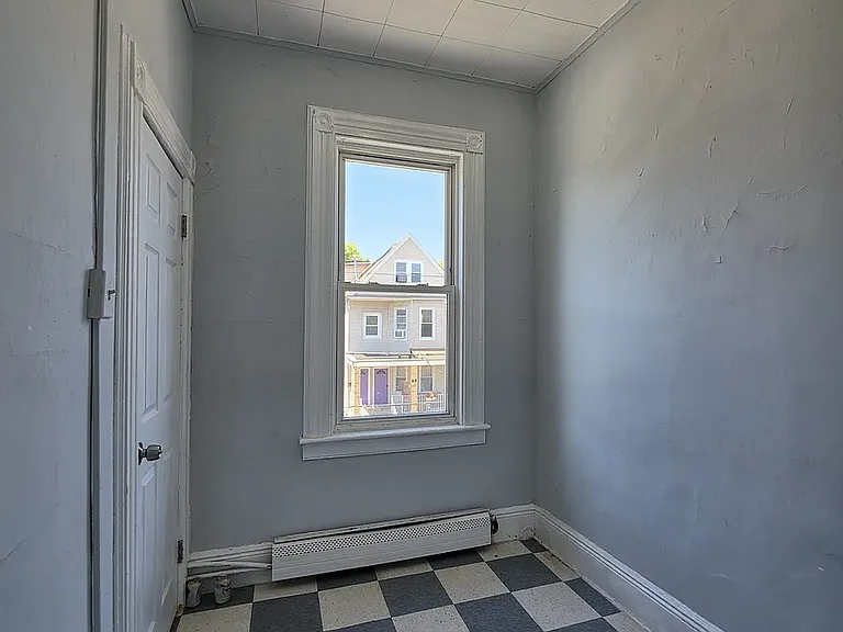 96 Brown Pl #A — Photo 26