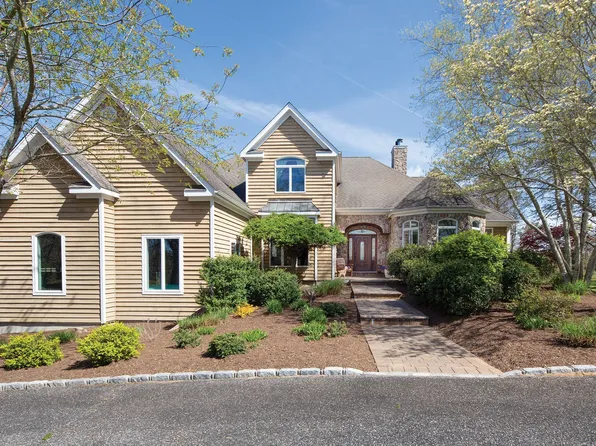 115 Highland Rd, Southampton, NY 11968