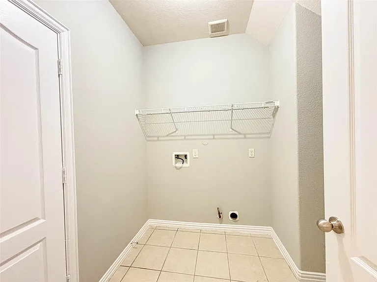 1323 Maple Ace Dr — Photo 9
