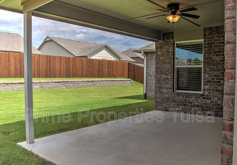 3208 W Fredericksburg St — Photo 21
