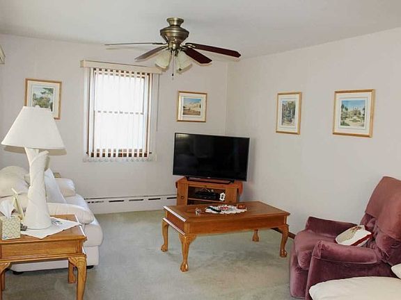 4th image of 186 Cortlandt St