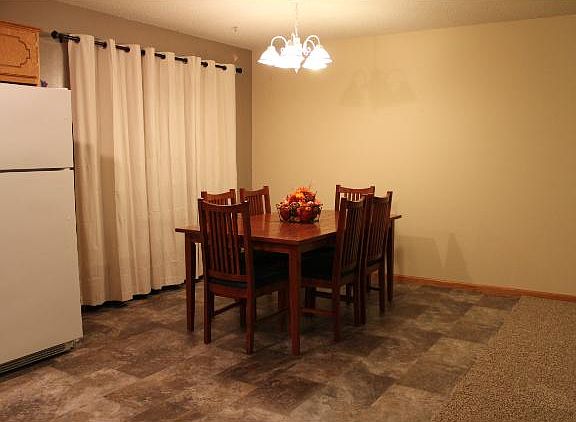 3rd image of 844 Sierra Ln