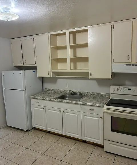 2730 Seneca Ave #2730 — Photo 5