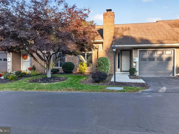 404 Deerfield Dr #404, Hanover, PA 17331