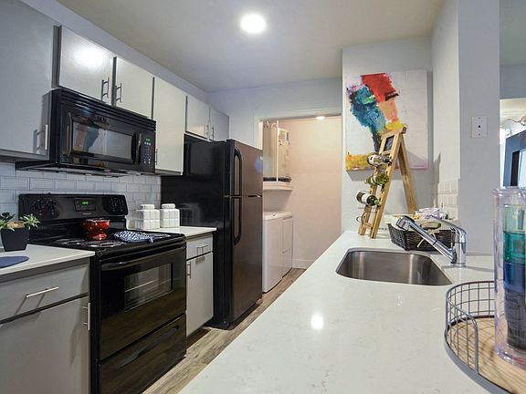 4th image of 11900 Hobby Horse Ct APT 433