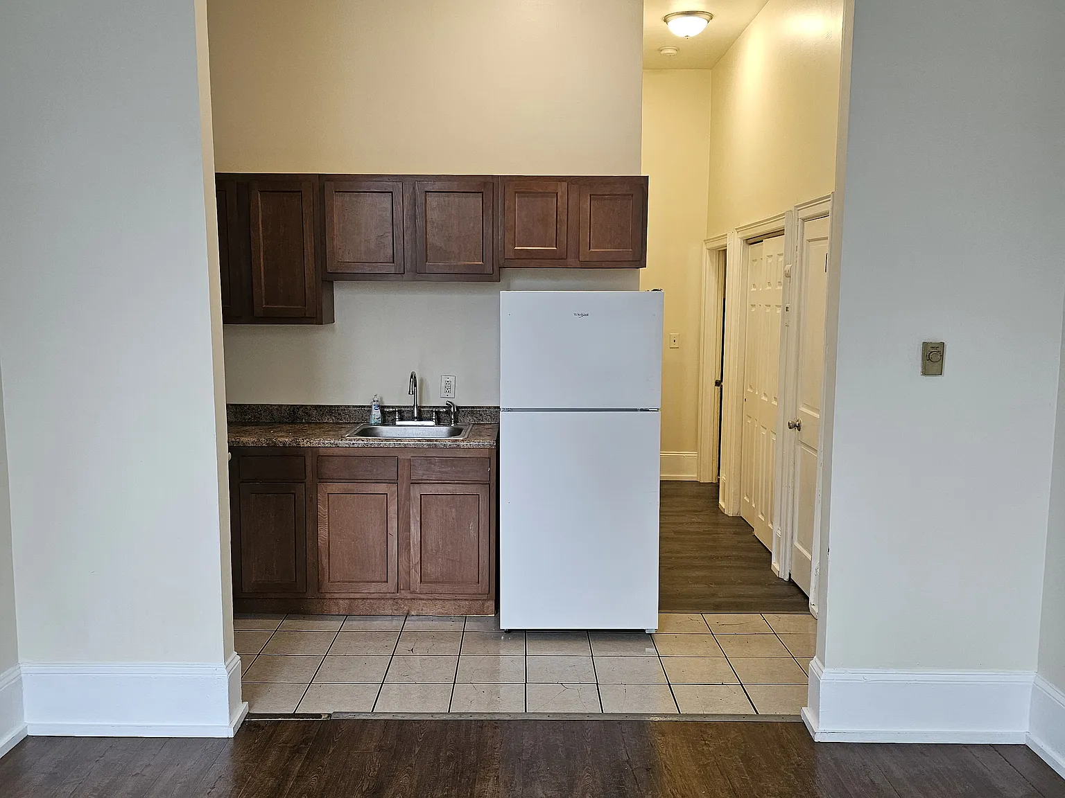 2 bed, 900 sqft, $1,275 — Photo 2