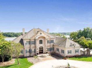 2303 Lost Dauphin Rd, De Pere, WI 54115