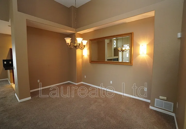 632 S Yarrow St — Photo 4