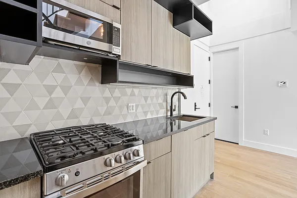 Rented by Skyhigh Realty NYC LLC | media 28