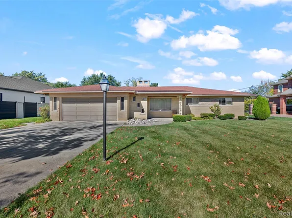 26444 Doxtator St, Dearborn Heights, MI 48127