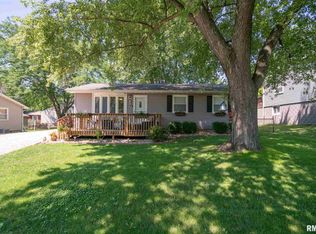 208 Blossom Ter, Washington, IL