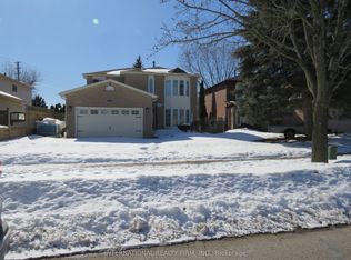 824 Crowells St, Oshawa, ON L1K1X3