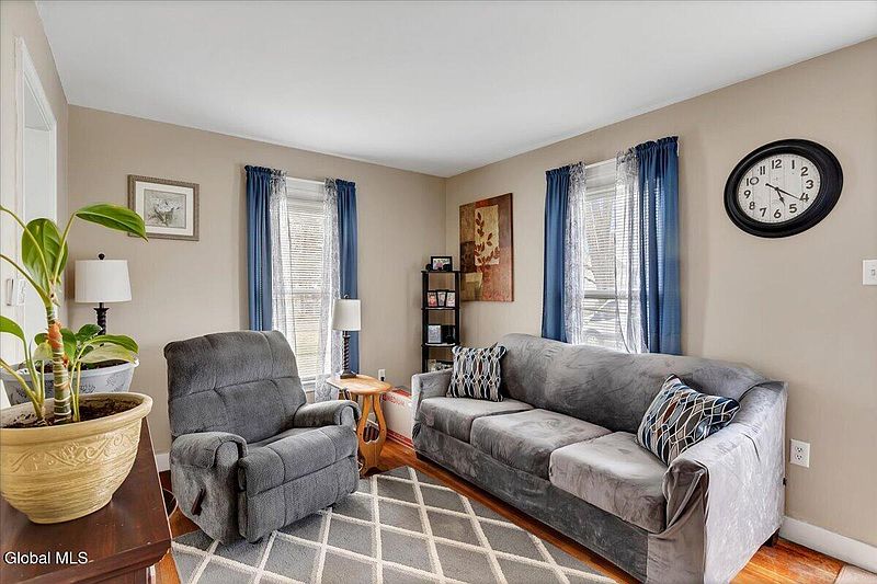 4th image of 71 Coleman Avenue