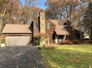 26814 Cranage Rd, Olmsted Falls, OH 44138