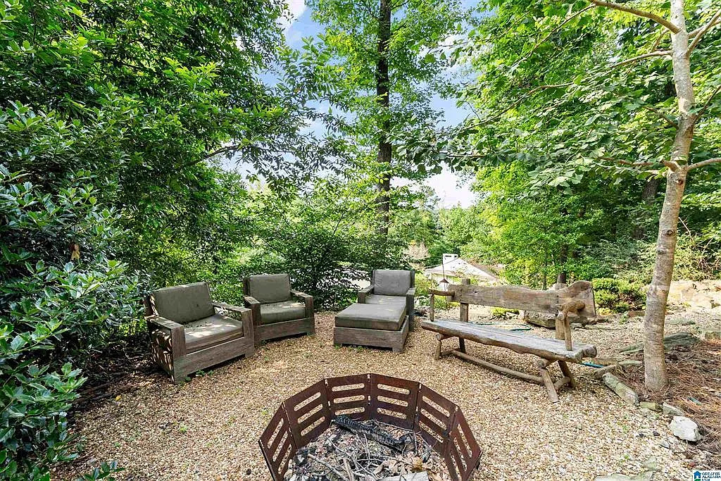 5 bed, 3.0 bath, 3357 sqft, $4,400 — Photo 4