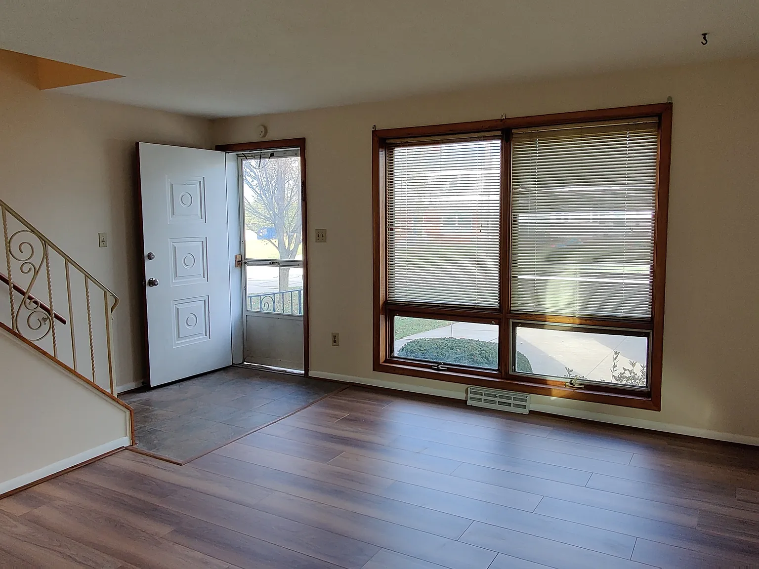 2 bed, 900 sqft, $1,000 — Photo 4
