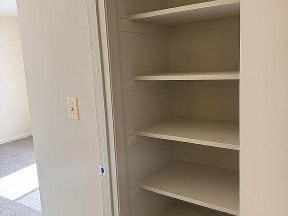 5th image of 2455 Seamon Ave
