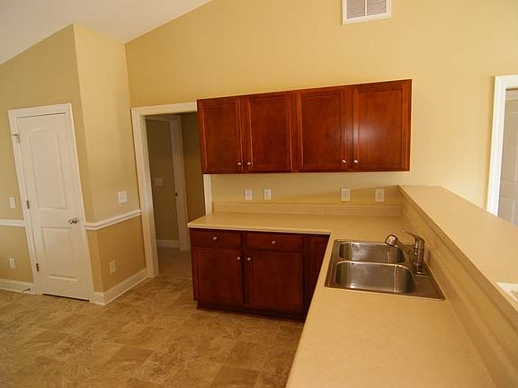 5th image of 2541 A Saddleback Dr