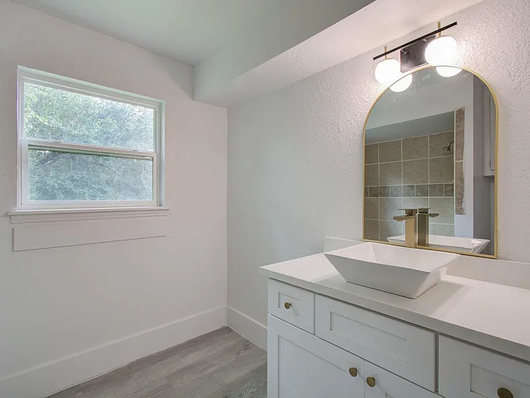 550 Brandon Rd — Photo 23