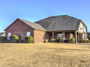 6497 S Meadowood Dr, Owasso, OK 74055