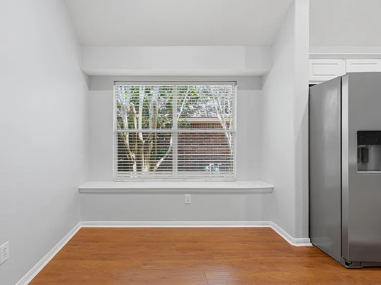 18 Mulberry Glen Pl — Photo 26
