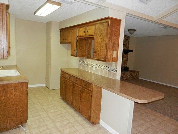 4th image of 15930 Scenic View Dr