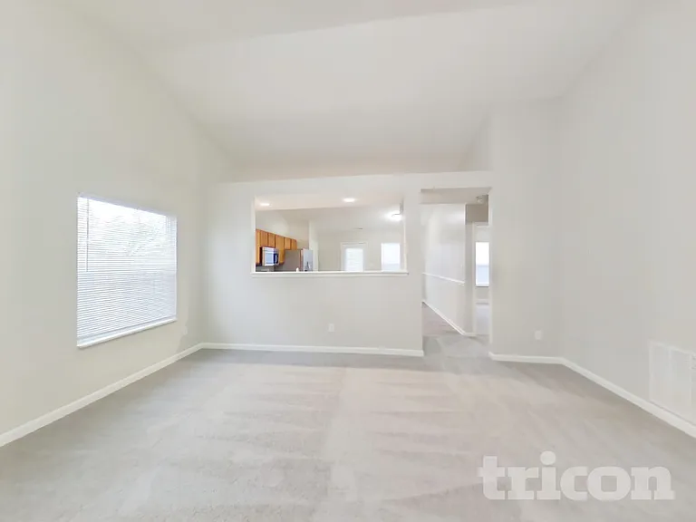 3247 Creekshore Dr — Photo 2