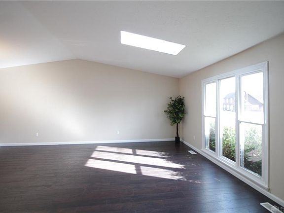 4th image of 4531 Valley Brook Dr