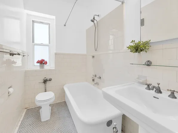 505 West End Avenue image 11 of 13