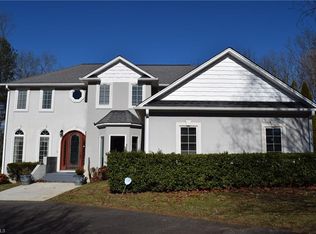 572 Montclaire Dr, Mount Airy, NC 27030
