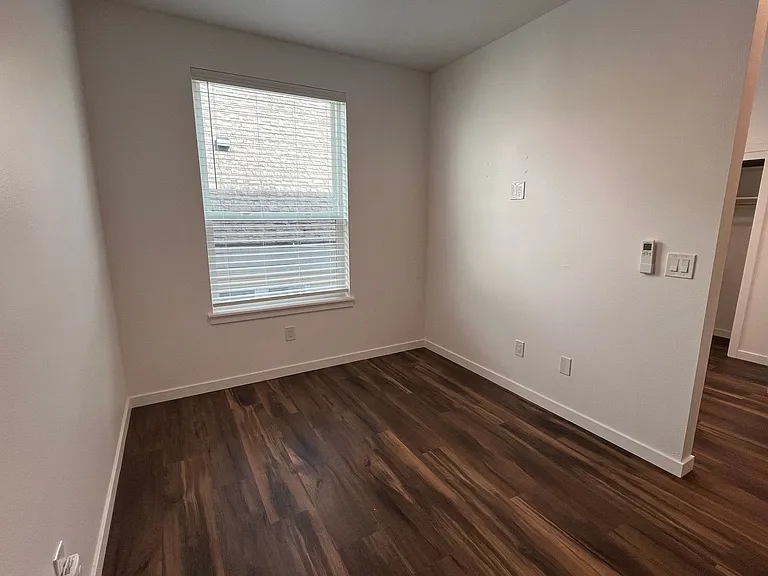 3781 N Vancouver Ave — Photo 1