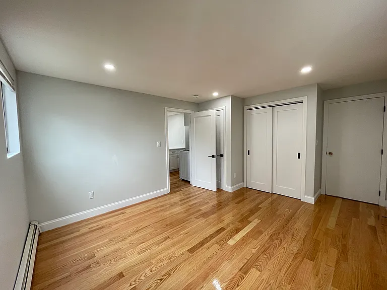 23 Claremont Ave #E — Photo 17
