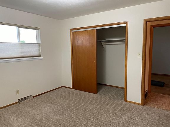 5th image of 806 Fordham St