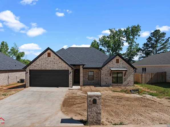 134 Hillcrest Dr, Gladewater, TX 75647