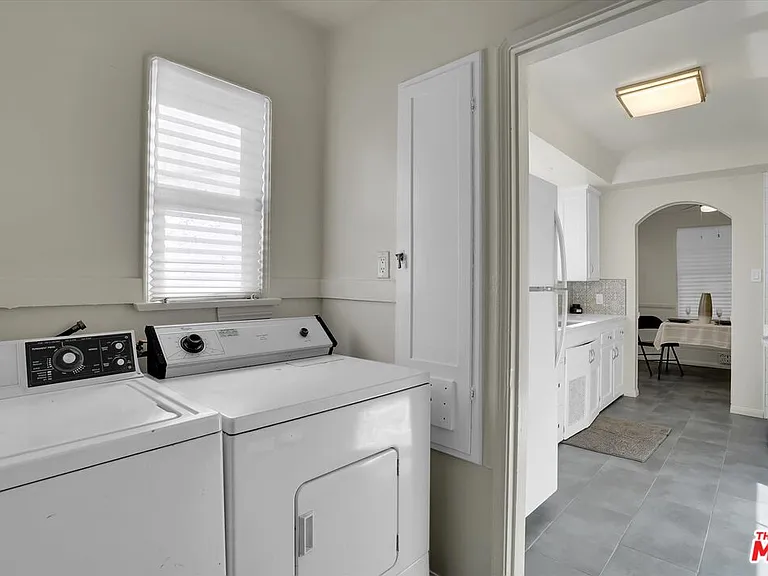 3800 Roxton Ave — Photo 31
