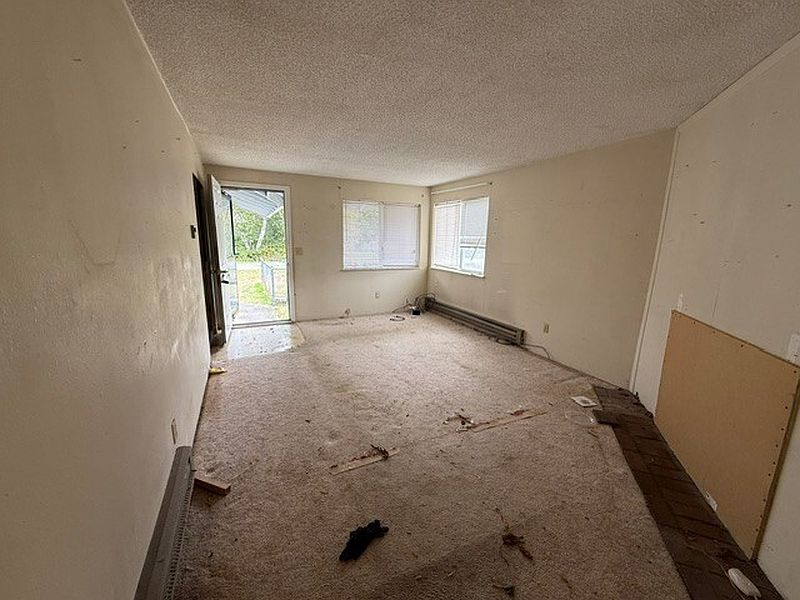 4th image of 1621 Harding Road