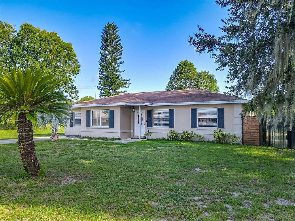 4 bed, 2.0 bath, 1079 sqft, $2,150 — Photo 2