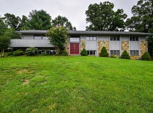 901 Old Court Ln SW, Roanoke, VA 24015