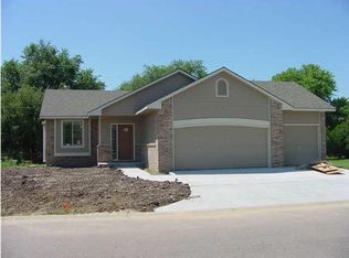 515 W Wayne Cir, Wichita, KS 67217