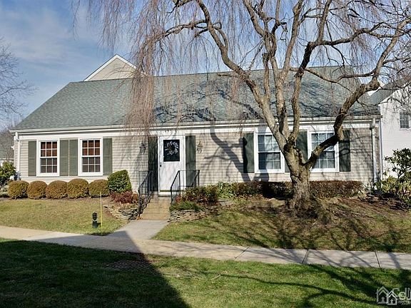 2nd image of 493 Somerset Ln #C
