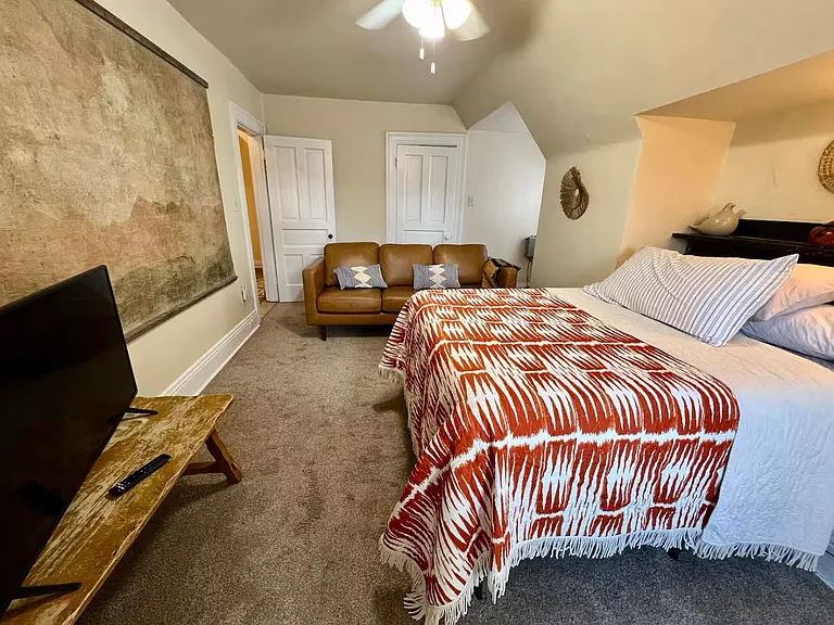822 N Euclid Ave #3 — Photo 6