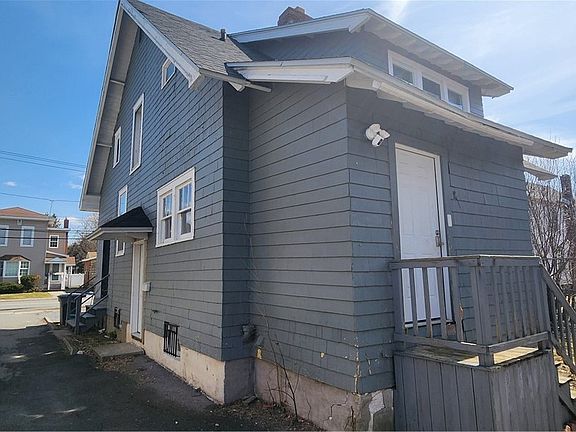 2nd image of 611 Mill St