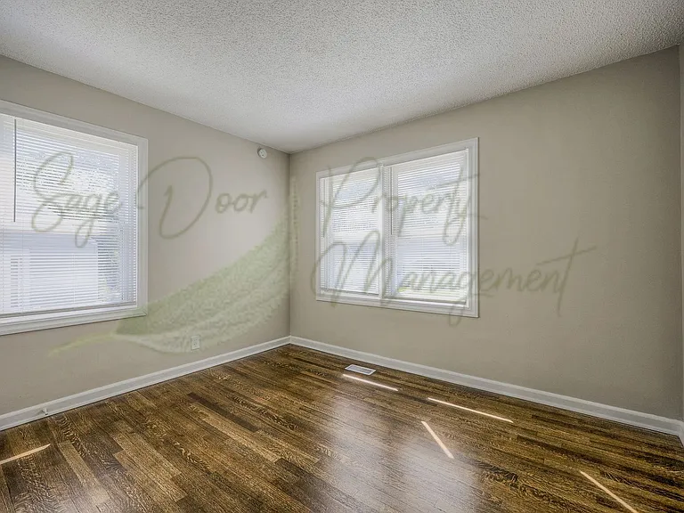 634 Thornton St — Photo 15