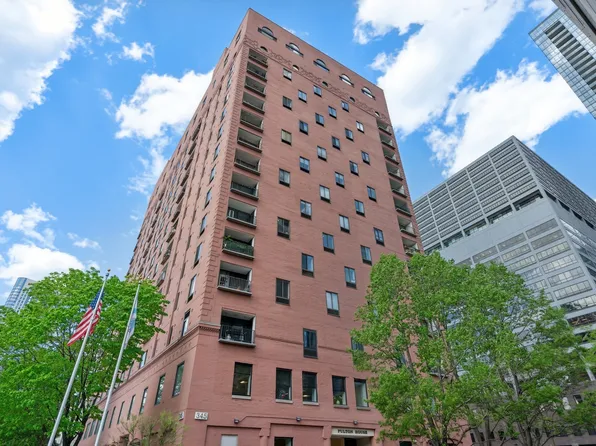 345 N Canal St APT 805, Chicago, IL 60606